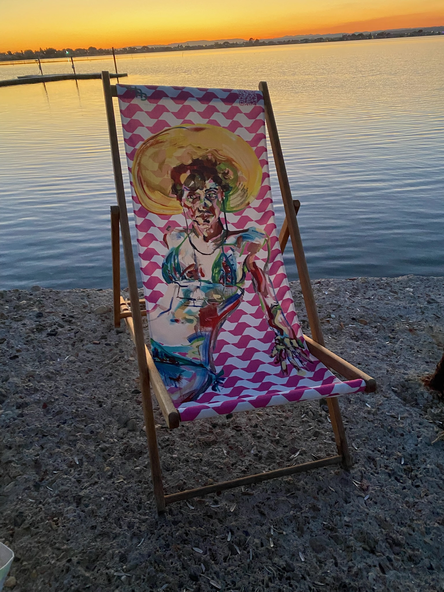 Art deckchair with figurative paintings of Brazilians in bikinis by Chad Keveny, South of France, Transat, chilienne,