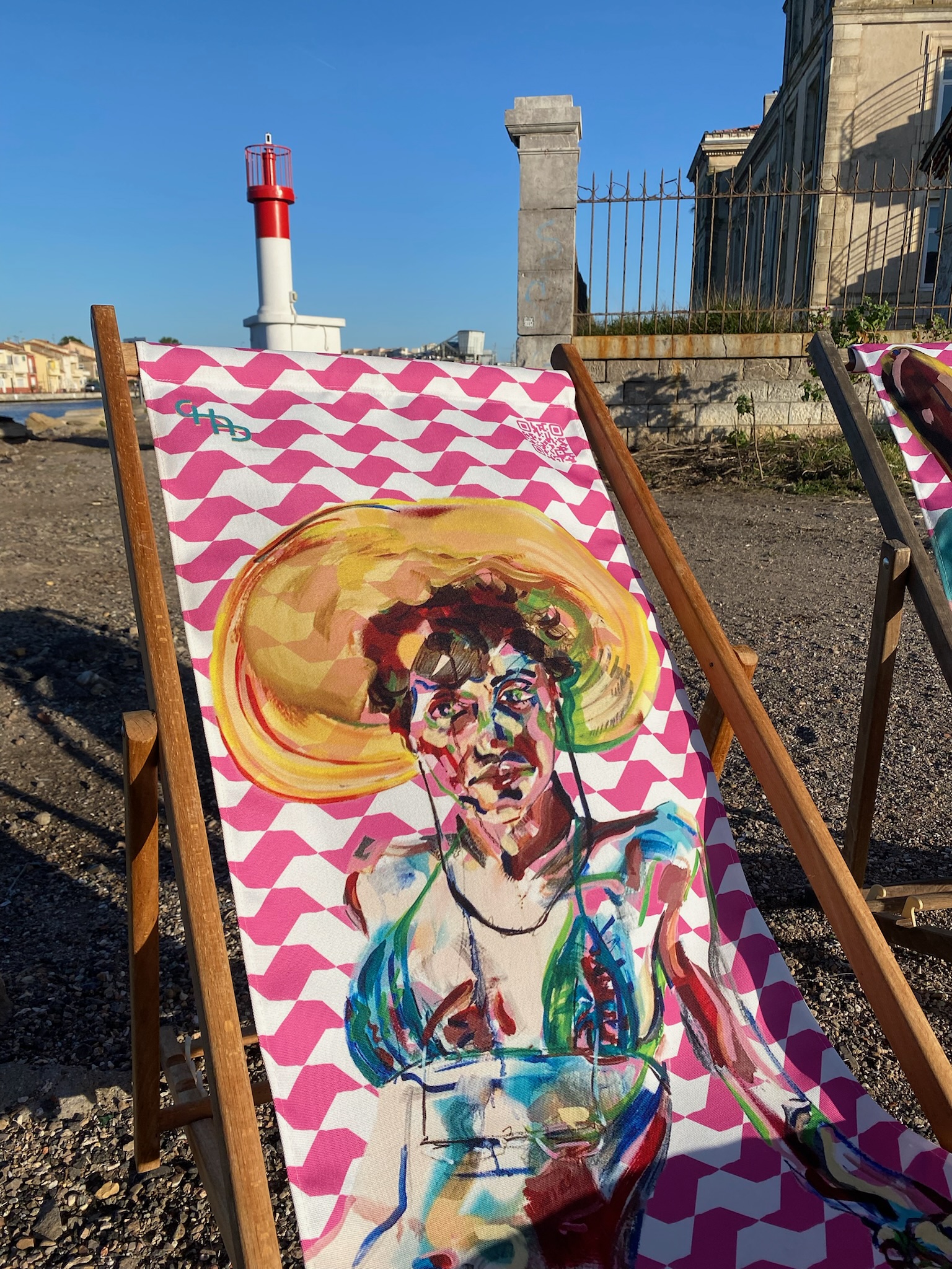 Art deckchair with figurative paintings of Brazilians in bikinis by Chad Keveny, South of France, Transat, chilienne,